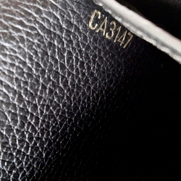 Louis Vuitton Taurillon Double V  Wallet - Picture 12 of 12